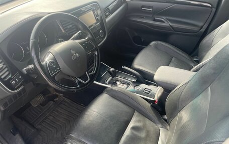 Mitsubishi Outlander III рестайлинг 3, 2017 год, 1 455 000 рублей, 9 фотография