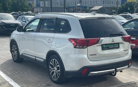 Mitsubishi Outlander III рестайлинг 3, 2017 год, 1 455 000 рублей, 8 фотография