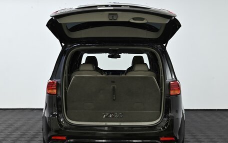 KIA Carnival III, 2019 год, 2 445 000 рублей, 17 фотография