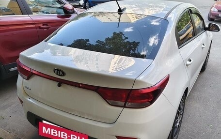 KIA Rio IV, 2020 год, 1 630 000 рублей, 2 фотография