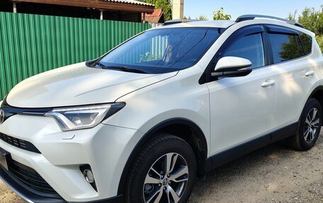 Toyota RAV4, 2017 год, 1 690 000 рублей, 2 фотография