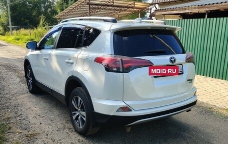 Toyota RAV4, 2017 год, 1 690 000 рублей, 4 фотография