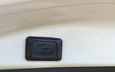 Toyota RAV4, 2017 год, 1 690 000 рублей, 13 фотография