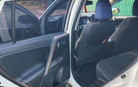 Toyota RAV4, 2017 год, 1 690 000 рублей, 10 фотография