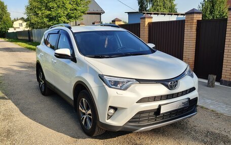Toyota RAV4, 2017 год, 1 690 000 рублей, 8 фотография