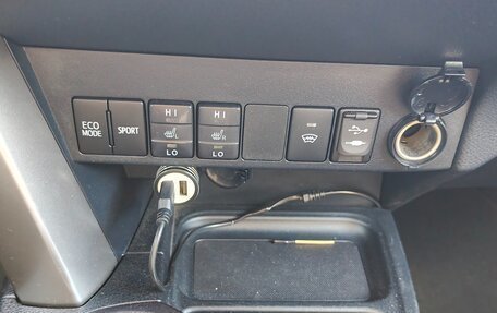 Toyota RAV4, 2017 год, 1 690 000 рублей, 18 фотография