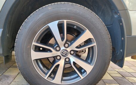 Toyota RAV4, 2017 год, 1 690 000 рублей, 24 фотография