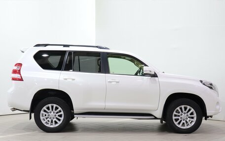 Toyota Land Cruiser Prado 150 рестайлинг 2, 2016 год, 4 780 000 рублей, 3 фотография