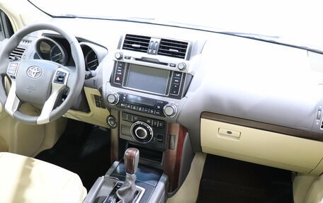 Toyota Land Cruiser Prado 150 рестайлинг 2, 2016 год, 4 780 000 рублей, 13 фотография