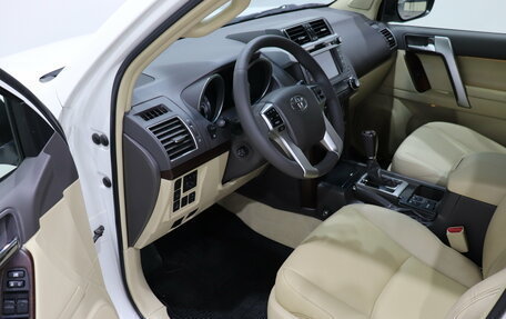 Toyota Land Cruiser Prado 150 рестайлинг 2, 2016 год, 4 780 000 рублей, 16 фотография