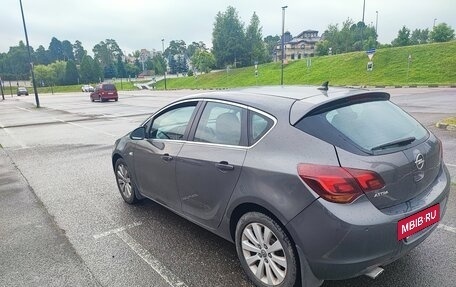 Opel Astra J, 2011 год, 850 000 рублей, 2 фотография