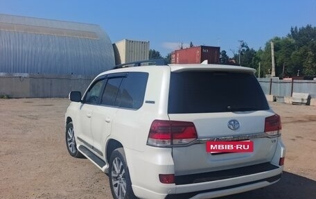 Toyota Land Cruiser 200, 2017 год, 5 800 000 рублей, 4 фотография