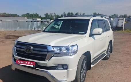 Toyota Land Cruiser 200, 2017 год, 5 800 000 рублей, 2 фотография
