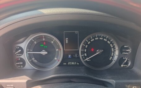 Toyota Land Cruiser 200, 2017 год, 5 800 000 рублей, 11 фотография