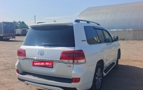 Toyota Land Cruiser 200, 2017 год, 5 800 000 рублей, 6 фотография