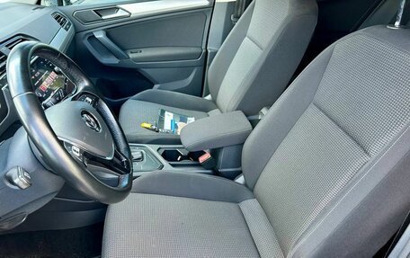 Volkswagen Tiguan II, 2019 год, 2 340 000 рублей, 9 фотография