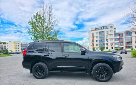 Toyota Land Cruiser Prado 150 рестайлинг 2, 2020 год, 6 350 000 рублей, 3 фотография