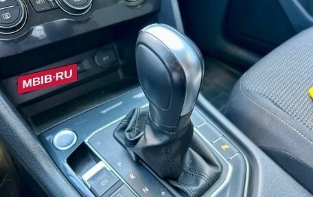Volkswagen Tiguan II, 2019 год, 2 340 000 рублей, 13 фотография