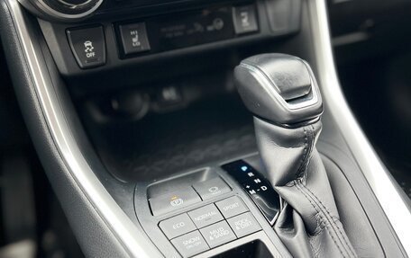 Toyota RAV4, 2020 год, 3 300 000 рублей, 8 фотография