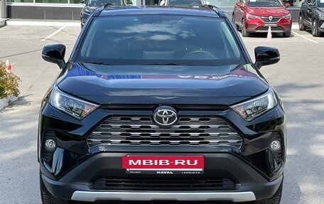 Toyota RAV4, 2020 год, 3 300 000 рублей, 2 фотография