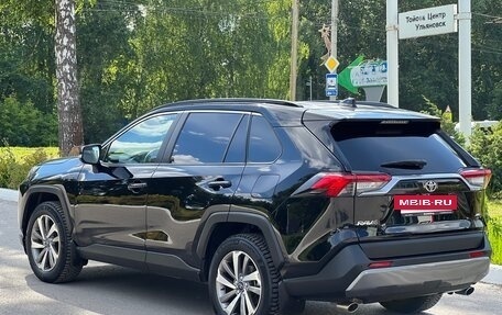 Toyota RAV4, 2020 год, 3 300 000 рублей, 4 фотография