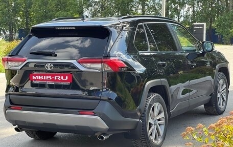 Toyota RAV4, 2020 год, 3 300 000 рублей, 5 фотография