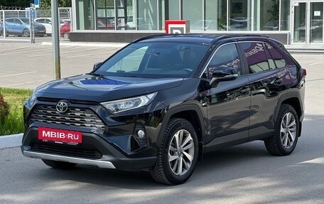 Toyota RAV4, 2020 год, 3 300 000 рублей, 6 фотография