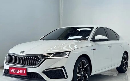 Skoda Octavia IV, 2023 год, 1 750 000 рублей, 1 фотография