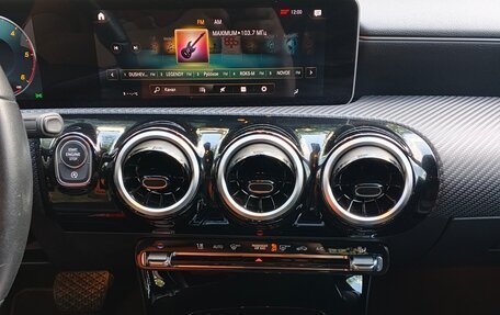 Mercedes-Benz A-Класс, 2019 год, 1 850 000 рублей, 7 фотография