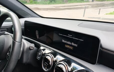 Mercedes-Benz A-Класс, 2019 год, 1 850 000 рублей, 10 фотография