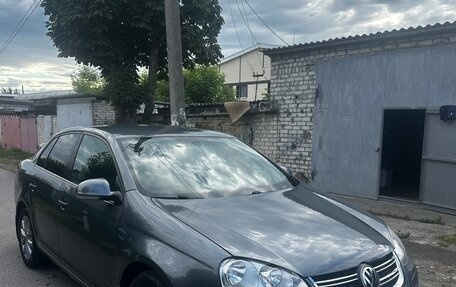 Volkswagen Jetta VI, 2010 год, 790 000 рублей, 2 фотография