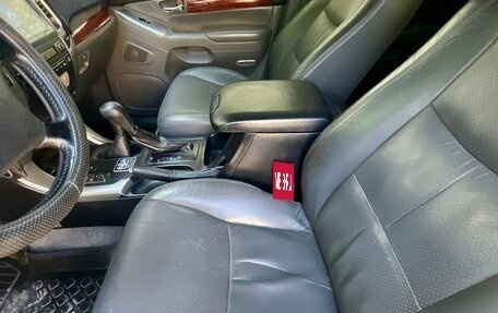 Toyota Land Cruiser Prado 120 рестайлинг, 2005 год, 2 300 000 рублей, 15 фотография