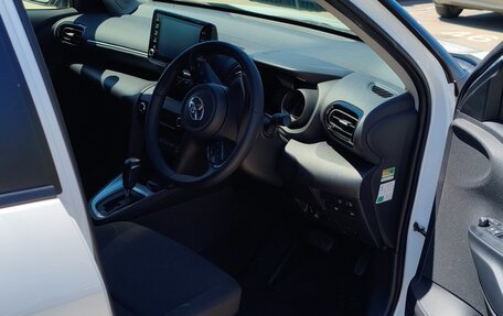 Toyota Yaris Cross, 2021 год, 2 080 000 рублей, 8 фотография