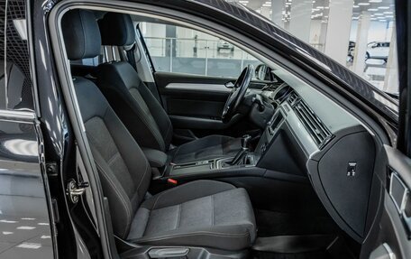Volkswagen Passat B8 рестайлинг, 2016 год, 1 650 000 рублей, 14 фотография