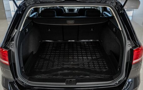 Volkswagen Passat B8 рестайлинг, 2016 год, 1 650 000 рублей, 16 фотография