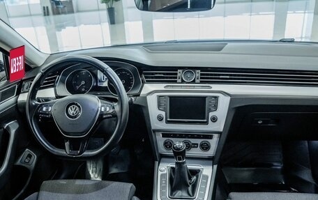 Volkswagen Passat B8 рестайлинг, 2016 год, 1 650 000 рублей, 11 фотография