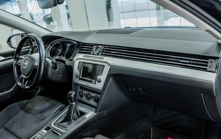 Volkswagen Passat B8 рестайлинг, 2016 год, 1 650 000 рублей, 12 фотография
