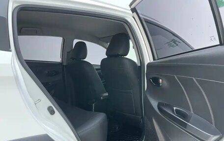Toyota Yaris XP150 рестайлинг, 2023 год, 1 330 000 рублей, 11 фотография