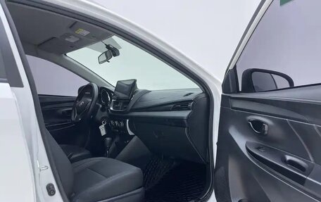 Toyota Yaris XP150 рестайлинг, 2023 год, 1 330 000 рублей, 12 фотография