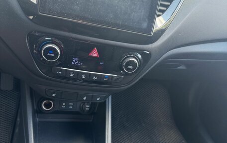 Hyundai Solaris II рестайлинг, 2017 год, 955 000 рублей, 5 фотография