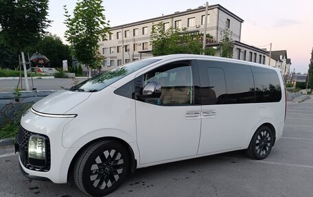 Hyundai Staria, 2021 год, 5 000 000 рублей, 1 фотография