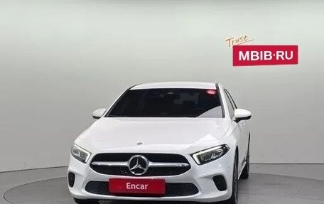Mercedes-Benz A-Класс, 2022 год, 2 850 000 рублей, 3 фотография