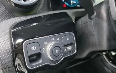 Mercedes-Benz A-Класс, 2022 год, 2 850 000 рублей, 23 фотография