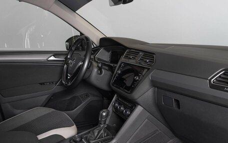 Volkswagen Tiguan II, 2020 год, 2 806 600 рублей, 7 фотография