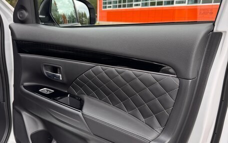 Mitsubishi Outlander III рестайлинг 3, 2022 год, 2 690 000 рублей, 9 фотография