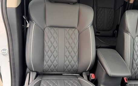 Mitsubishi Outlander III рестайлинг 3, 2022 год, 2 690 000 рублей, 8 фотография