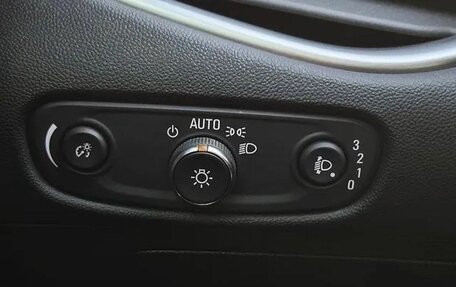 Chevrolet Malibu IX, 2020 год, 1 500 000 рублей, 15 фотография