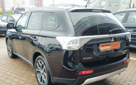 Mitsubishi Outlander III рестайлинг 3, 2014 год, 1 460 000 рублей, 6 фотография