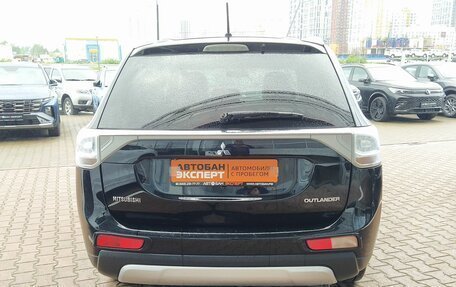 Mitsubishi Outlander III рестайлинг 3, 2014 год, 1 460 000 рублей, 5 фотография