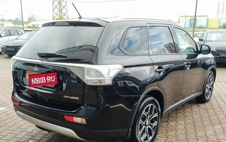 Mitsubishi Outlander III рестайлинг 3, 2014 год, 1 460 000 рублей, 3 фотография
